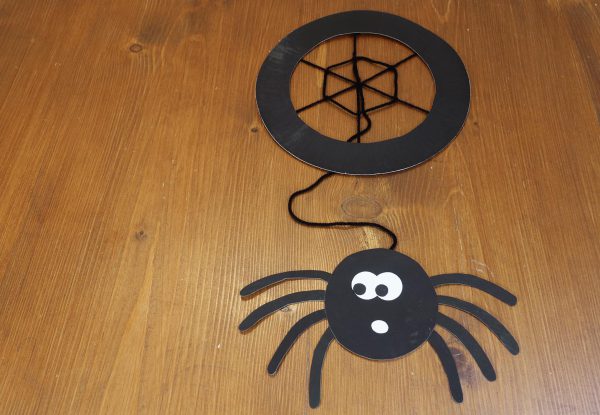 Diy Comment Faire Un Bricolage Halloween Avec Assiette En Carton