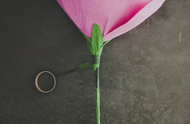 Diy Une Rose Geante En Papier